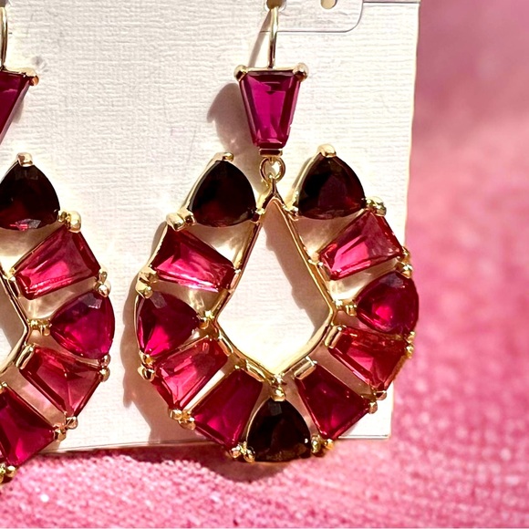 Kendra Scott NWT Stunning Pink Red Glass Gold Tone Blair Pierced Earrings (J145) - Picture 2 of 7